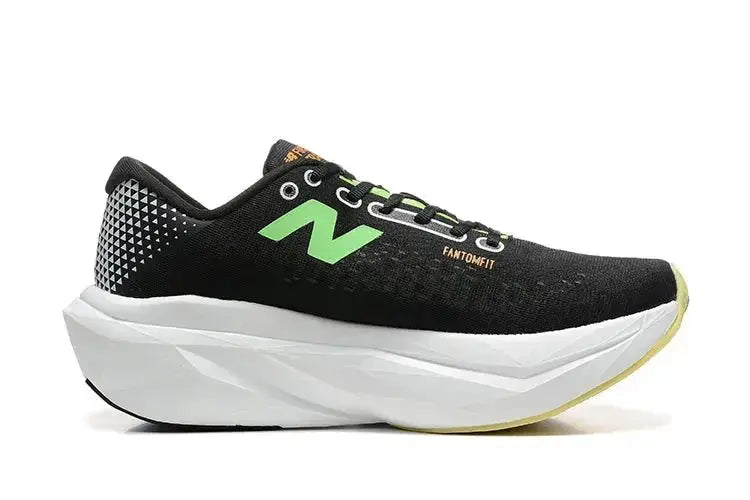 New Balance FuelCell V3 - Black and White - Running Shoes