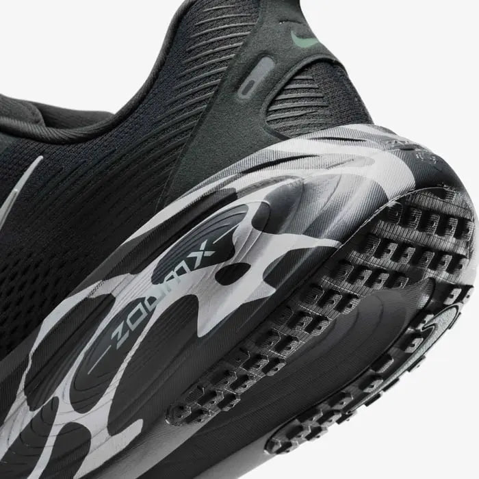 Nike Vomero 18 Anthracite - Running Shoes