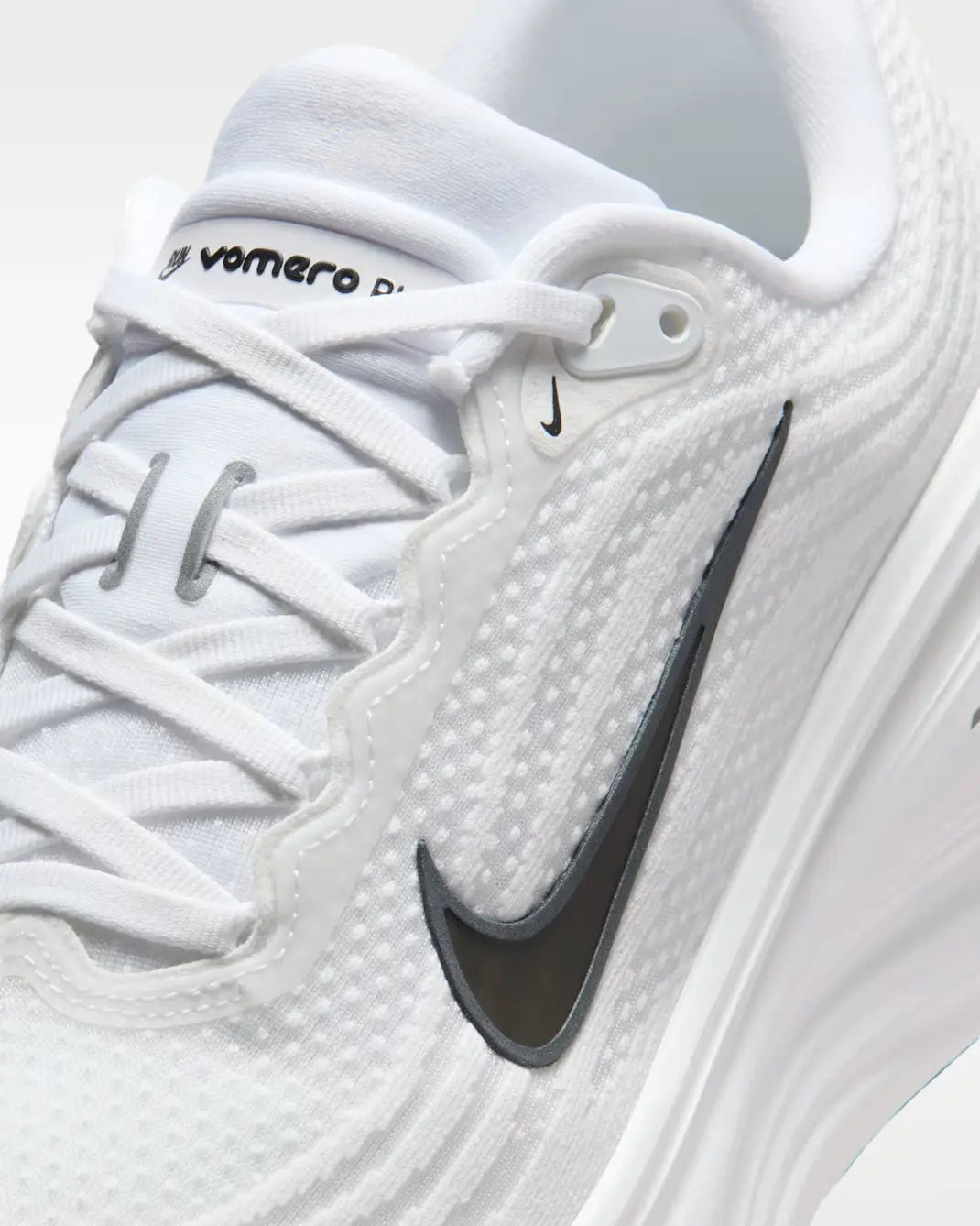 Nike Vomero Plus White Dark Smoke - Running Shoes