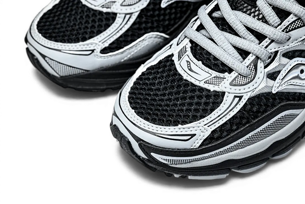 Saucony OG ProGrid Omni 9 Black Silver – Retro Runner - Running Shoes