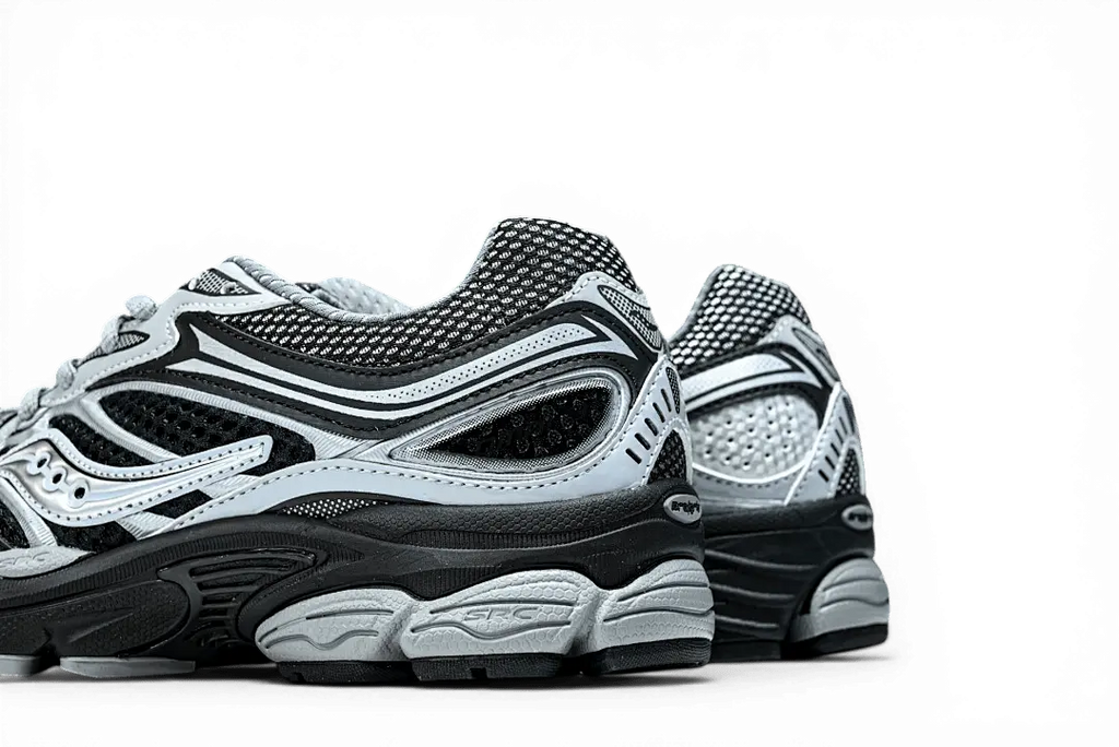 Saucony OG ProGrid Omni 9 Black Silver – Retro Runner - Running Shoes