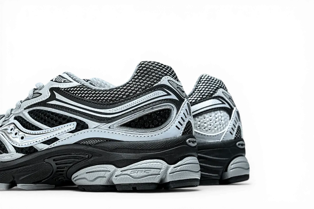 Saucony OG ProGrid Omni 9 Black Silver – Retro Runner - Running Shoes