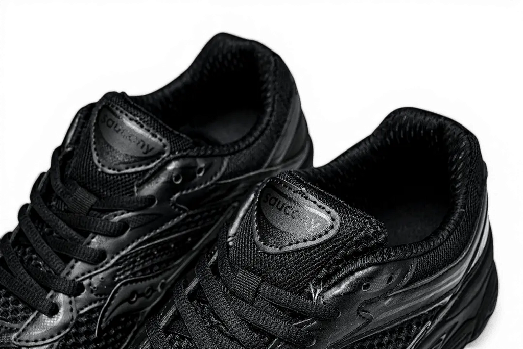 Saucony ProGrid Omni 9 Armor Black – Retro Runner - Running Shoes