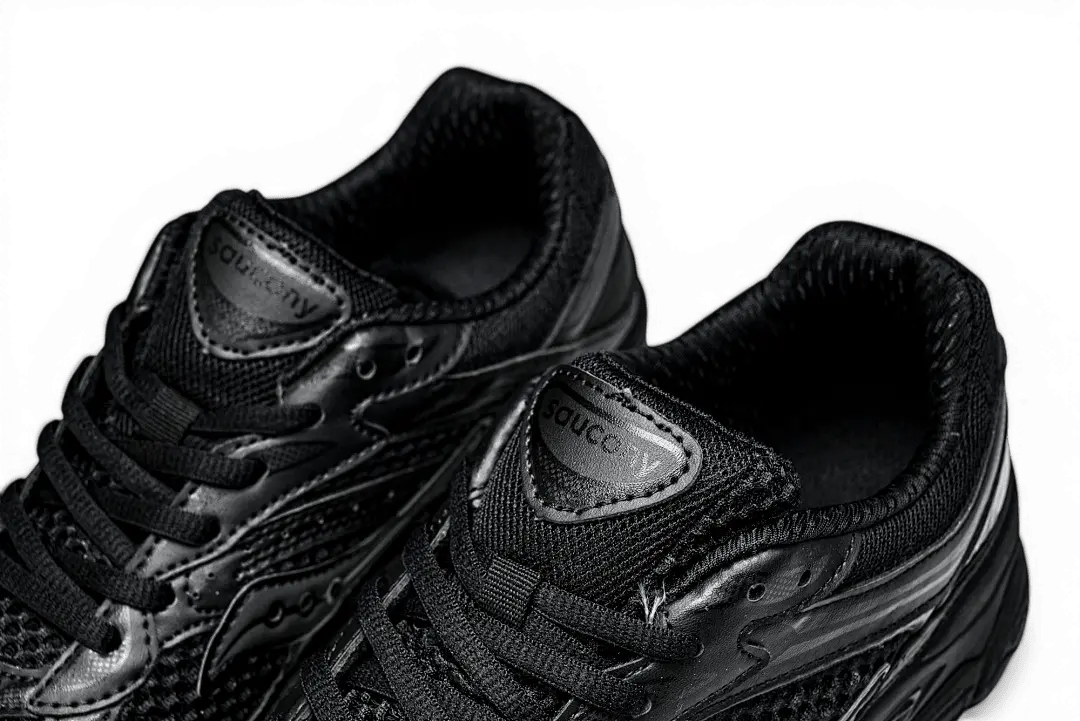 Saucony ProGrid Omni 9 Armor Black – Retro Runner - Running Shoes