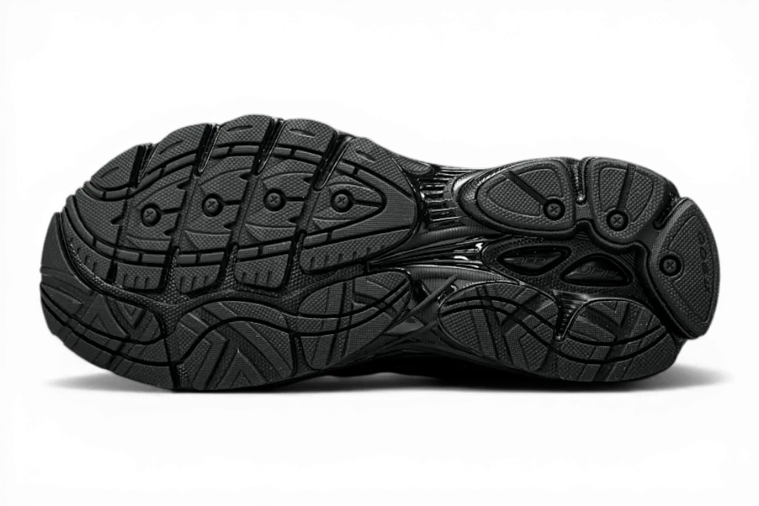 Saucony ProGrid Omni 9 Armor Black – Retro Runner - Running Shoes