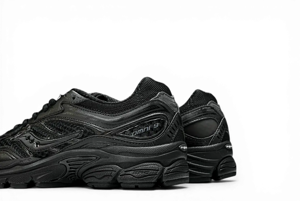 Saucony ProGrid Omni 9 Armor Black – Retro Runner - Running Shoes